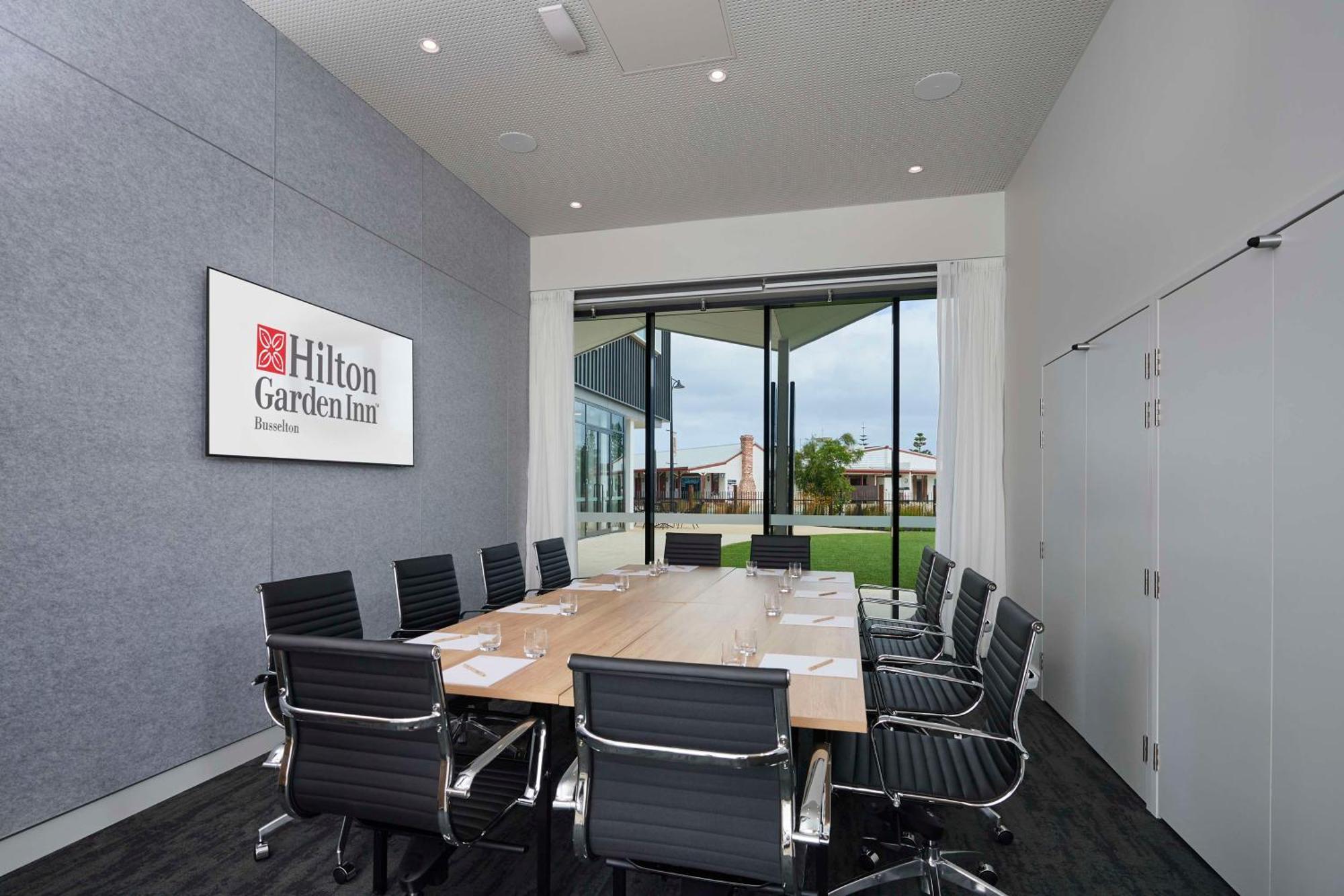 Hilton Garden Inn Busselton Exterior photo